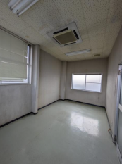 県道沿い 店舗 北本